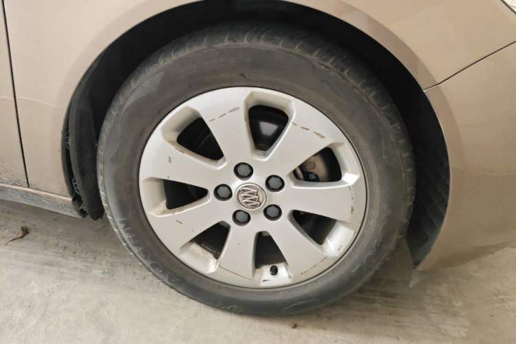 Used Buick Regal 2011 2.0L Comfort Edition Right Front Wheel Hub