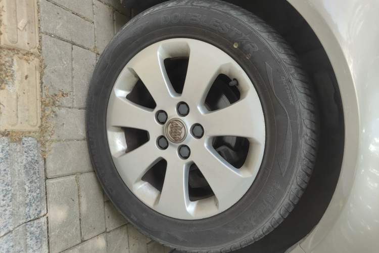 Used Buick Regal 2011 2.0L Comfort Edition Right Front Wheel Hub