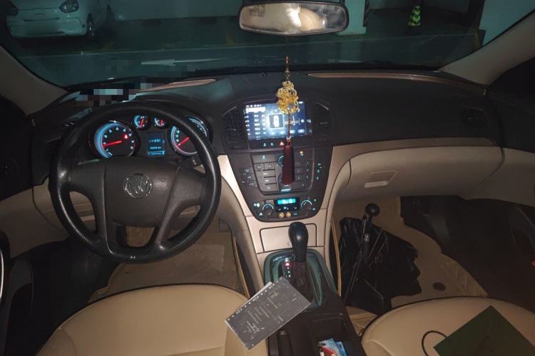 Used Buick Regal 2011 2.0L Comfort Edition Center Console