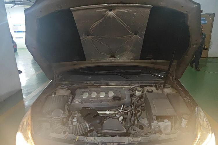 Used Buick Regal 2011 2.0L Comfort Edition Engine Bay