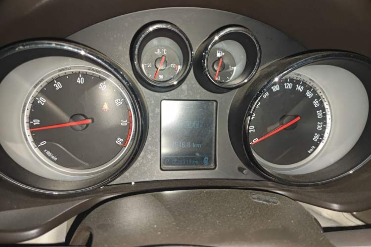 Used Buick Regal 2011 2.0L Comfort Edition Instrument Cluster
