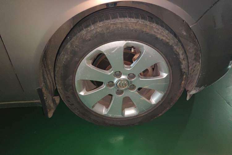 Used Buick Regal 2011 2.0L Comfort Edition Right Front Wheel Hub