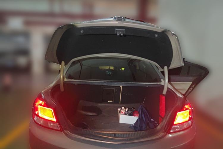 Used Buick Regal 2011 2.0L Comfort Edition Trunk
