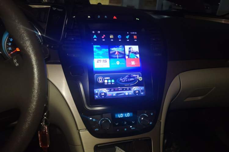 Used Buick Regal 2011 2.0L Comfort Edition Audio And AC Panel