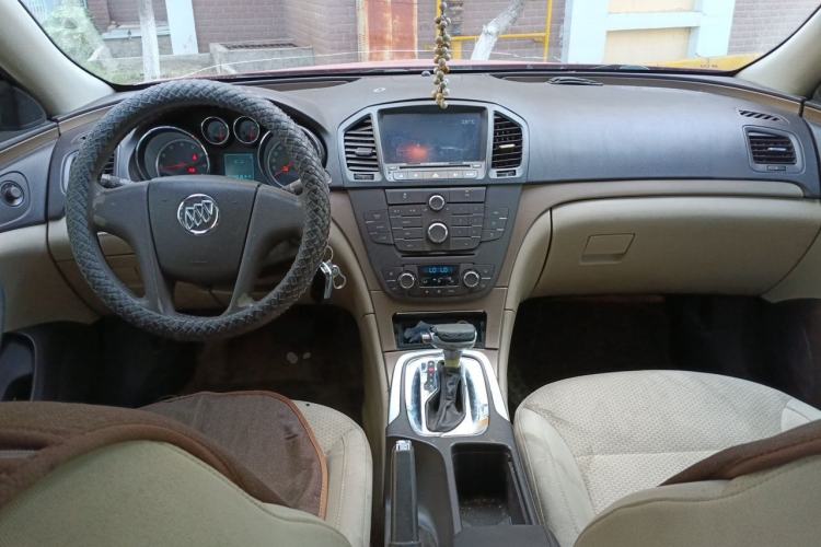 Used Buick Regal 2011 2.0L Comfort Edition Center Console