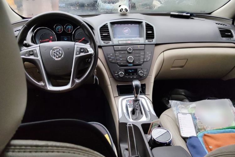Used Buick Regal 2011 2.4L SIDI Comfort Edition Center Console