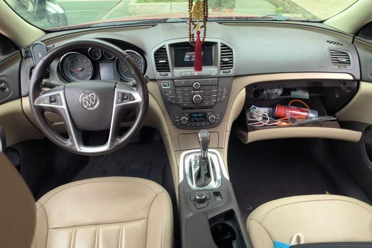 Used Buick Regal 2011 2.4L SIDI Flagship Edition Center Console