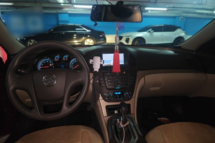 Used Buick Regal 2011 2.0L Comfort Edition Center Console