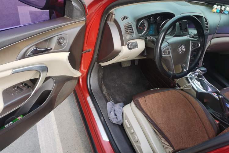 Used Buick Regal 2011 2.4L SIDI Elite Edition Driver Seat