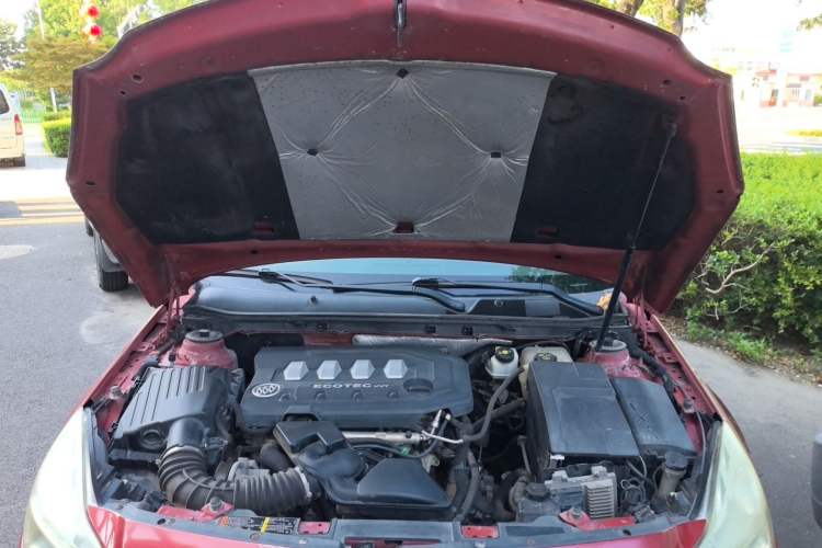 Used Buick Regal 2011 2.0L Comfort Edition Engine Bay