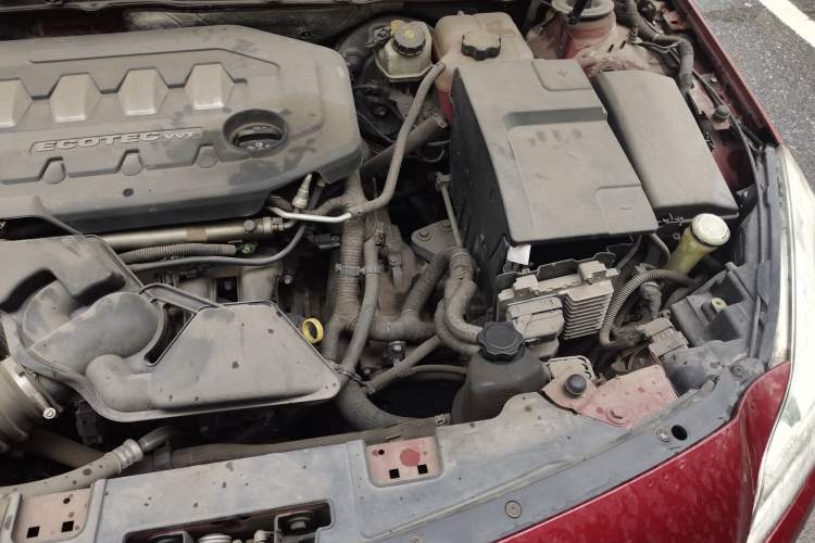 Used Buick Regal 2011 2.0L Comfort Edition Engine Bay Left