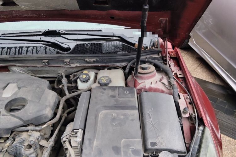 Used Buick Regal 2011 2.4L SIDI Comfort Edition Engine Bay Left