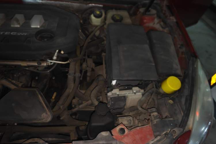 Used Buick Regal 2011 2.0L Comfort Edition Engine Bay Left