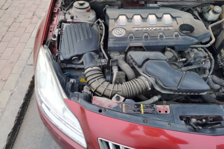 Used Buick Regal 2011 2.4L SIDI Elite Edition Engine Bay Right