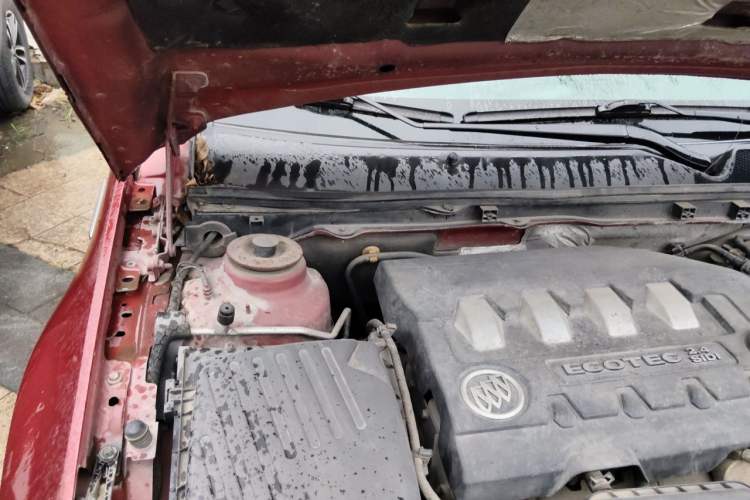 Used Buick Regal 2011 2.4L SIDI Comfort Edition Engine Bay Right