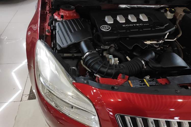 Used Buick Regal 2011 2.0L Comfort Edition Engine Bay Right