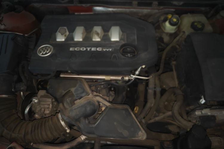 Used Buick Regal 2011 2.0L Comfort Edition Engine Bay