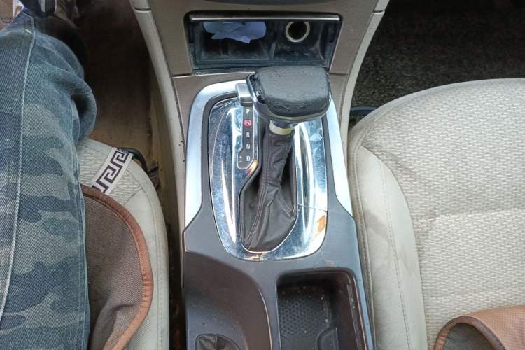 Used Buick Regal 2011 2.0L Comfort Edition Gear Lever