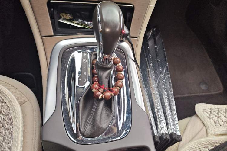 Used Buick Regal 2011 2.0L Comfort Edition Gear Lever