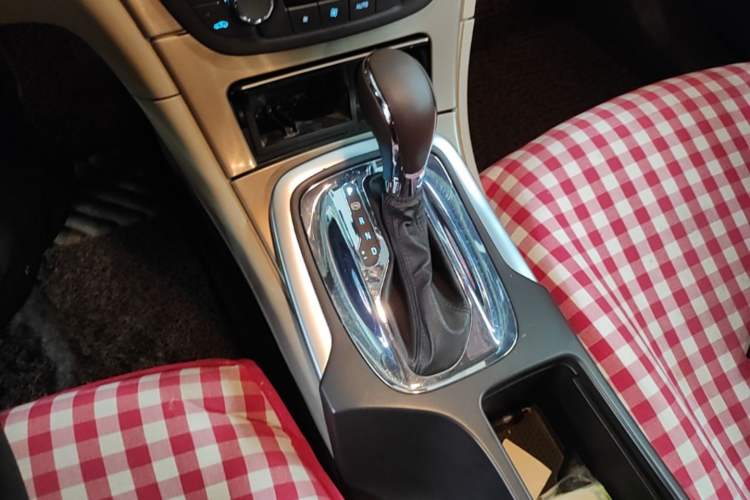 Used Buick Regal 2011 2.0L Comfort Edition Gear Lever
