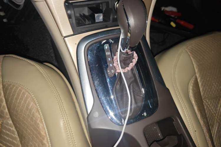 Used Buick Regal 2011 2.0L Comfort Edition Gear Lever