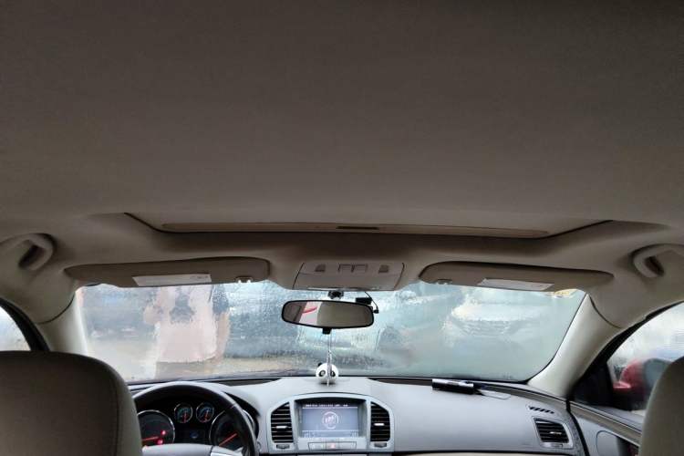 Used Buick Regal 2011 2.4L SIDI Comfort Edition Headliner
