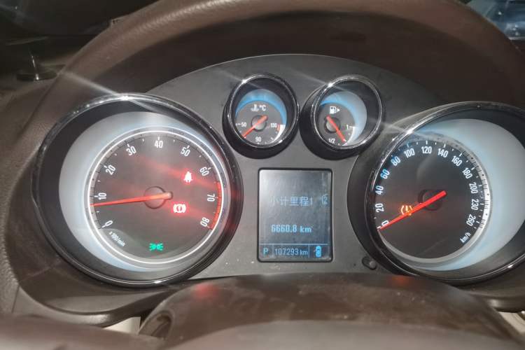 Used Buick Regal 2011 2.0L Comfort Edition Instrument Cluster