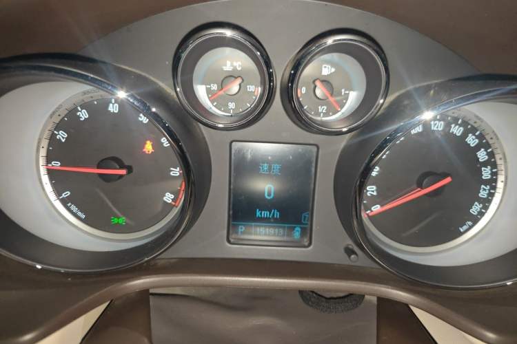 Used Buick Regal 2011 2.0L Comfort Edition Instrument Cluster