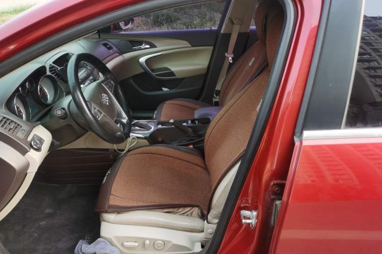 Used Buick Regal 2011 2.4L SIDI Elite Edition Left Front Seat