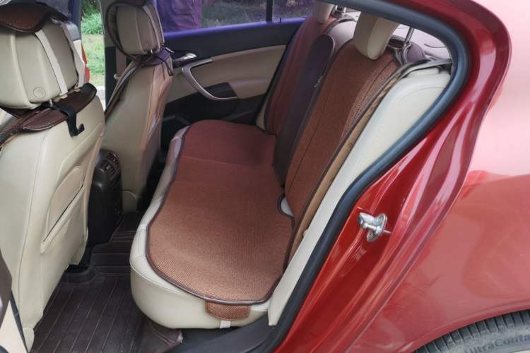 Used Buick Regal 2011 2.4L SIDI Elite Edition Left Rear Seat