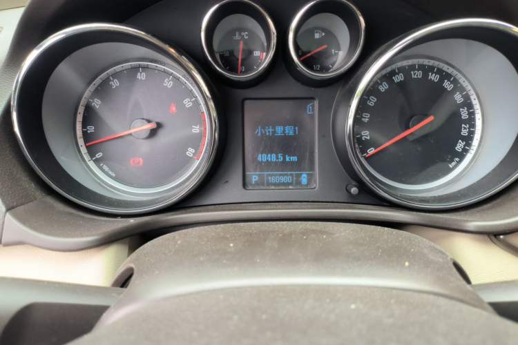 Used Buick Regal 2011 2.4L SIDI Flagship Edition Odometer Close Up