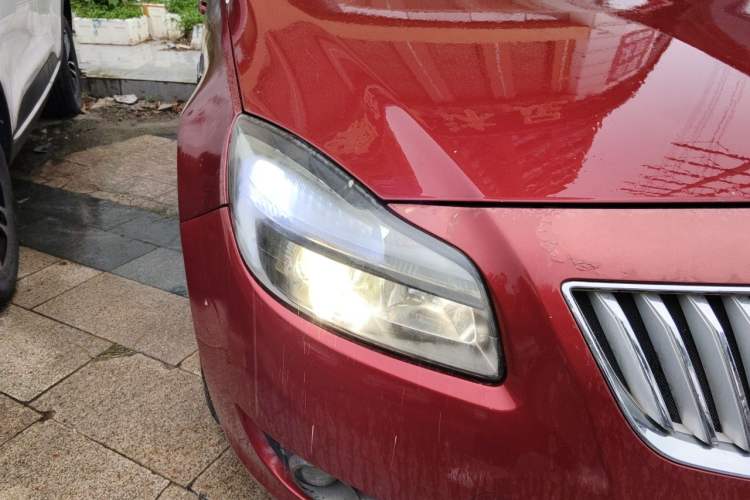 Used Buick Regal 2011 2.4L SIDI Comfort Edition Right Front Headlight