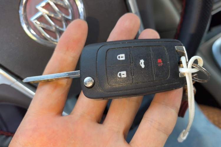 Used Buick Regal 2011 2.0L Comfort Edition Vehicle Key