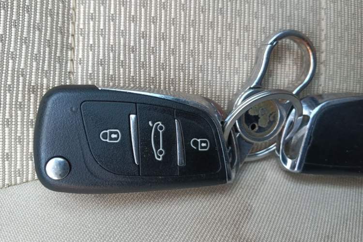 Used Buick Regal 2011 2.0L Comfort Edition Vehicle Key