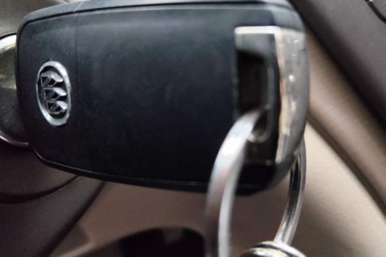 Used Buick Regal 2011 2.4L SIDI Comfort Edition Vehicle Key