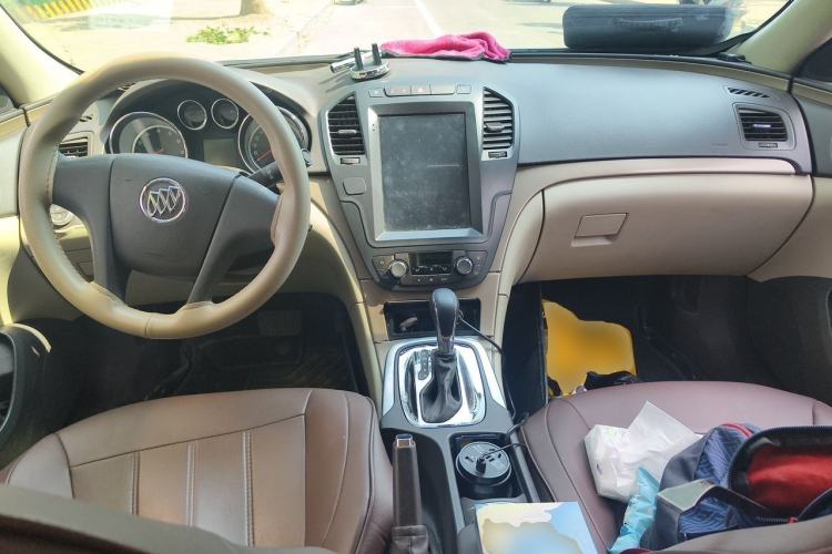 Used Buick Regal 2011 2.0L Comfort Edition Center Console