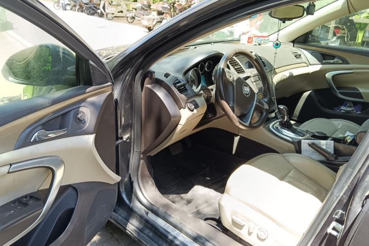 Used Buick Regal 2011 2.4L SIDI Elite Edition Driver Seat