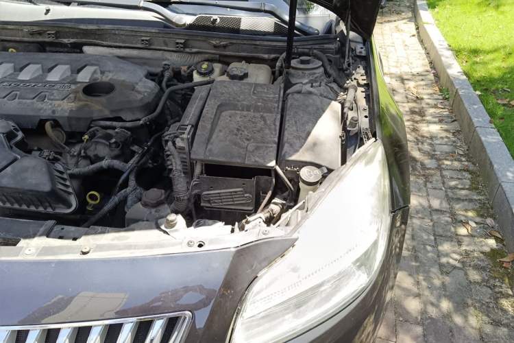 Used Buick Regal 2011 2.4L SIDI Elite Edition Engine Bay Left