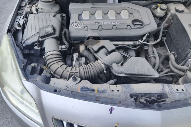 Used Buick Regal 2011 2.0L Comfort Edition Engine Bay Right