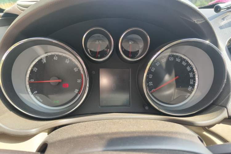 Used Buick Regal 2011 2.0L Comfort Edition Instrument Cluster