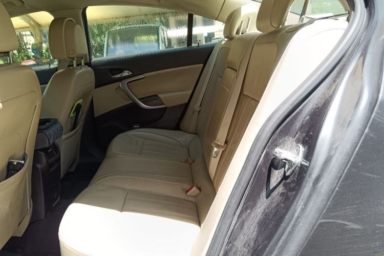Used Buick Regal 2011 2.4L SIDI Elite Edition Left Rear Seat