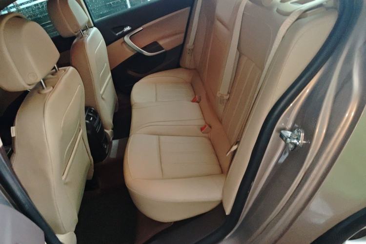 Used Buick Regal 2011 2.4L SIDI Flagship Edition Left Rear Seat