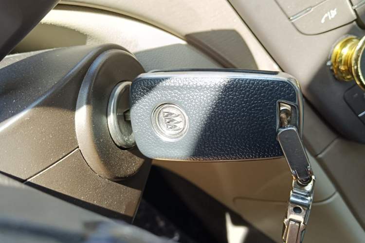 Used Buick Regal 2011 2.4L SIDI Elite Edition Vehicle Key