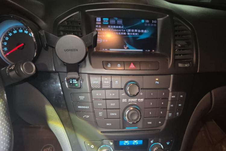 Used Buick Regal 2011 GS 2.0T Super Sport Edition Audio And AC Panel