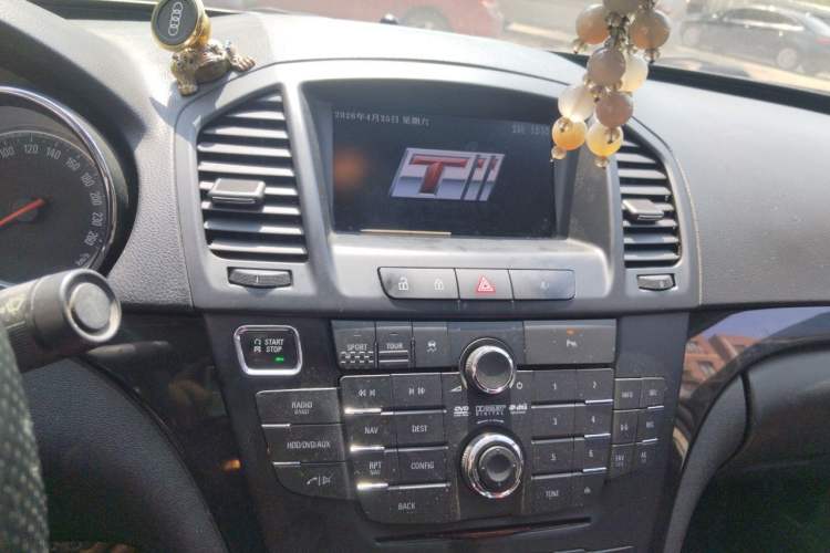 Used Buick Regal 2011 GS 2.0T Super Sport Edition Audio And AC Panel