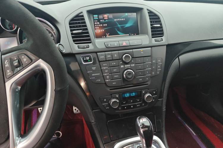 Used Buick Regal 2011 GS 2.0T Super Sport Edition Audio And AC Panel