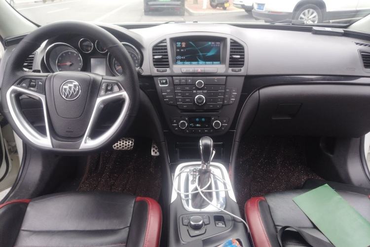 Used Buick Regal 2011 GS 2.0T Super Sport Edition Center Console
