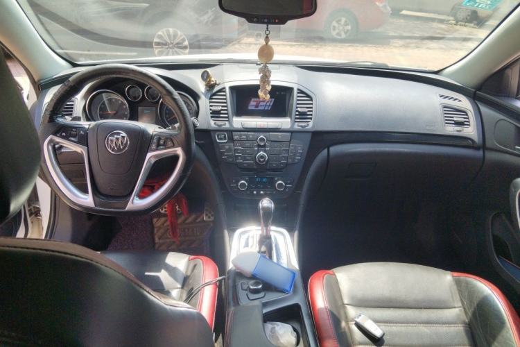 Used Buick Regal 2011 GS 2.0T Super Sport Edition Center Console