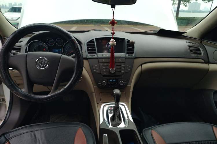 Used Buick Regal 2011 2.0L Comfort Edition Center Console