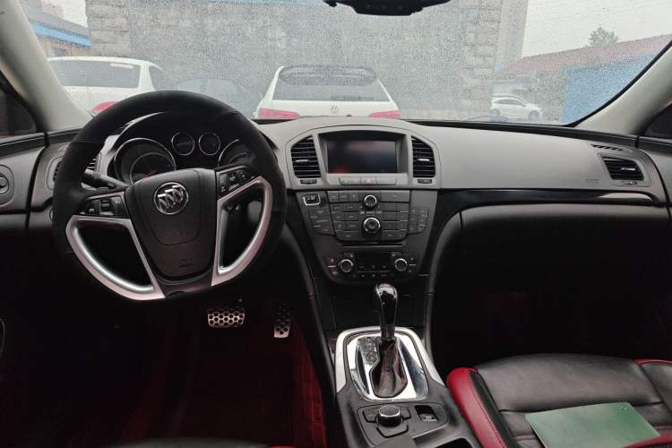 Used Buick Regal 2011 GS 2.0T Super Sport Edition Center Console